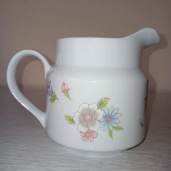 Vintage FTDA 1980s Especially For You! Pastel Floral Pitcher Vase Made In Japan - Picture 1 of 6